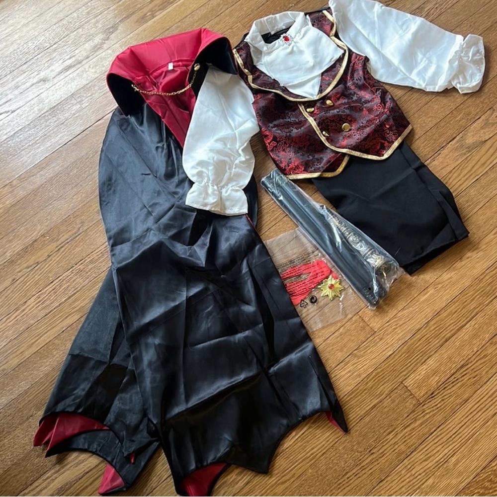 KIDS VAMPIRE COSTUME.